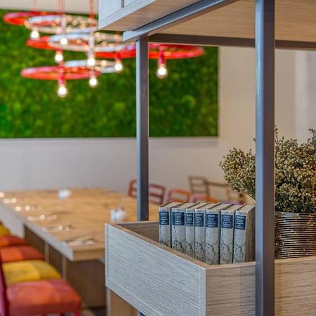 Intercityhotel Berlin Airport Ber Terminal 1 & 2 Schönefeld Εξωτερικό φωτογραφία The interior of the restaurant