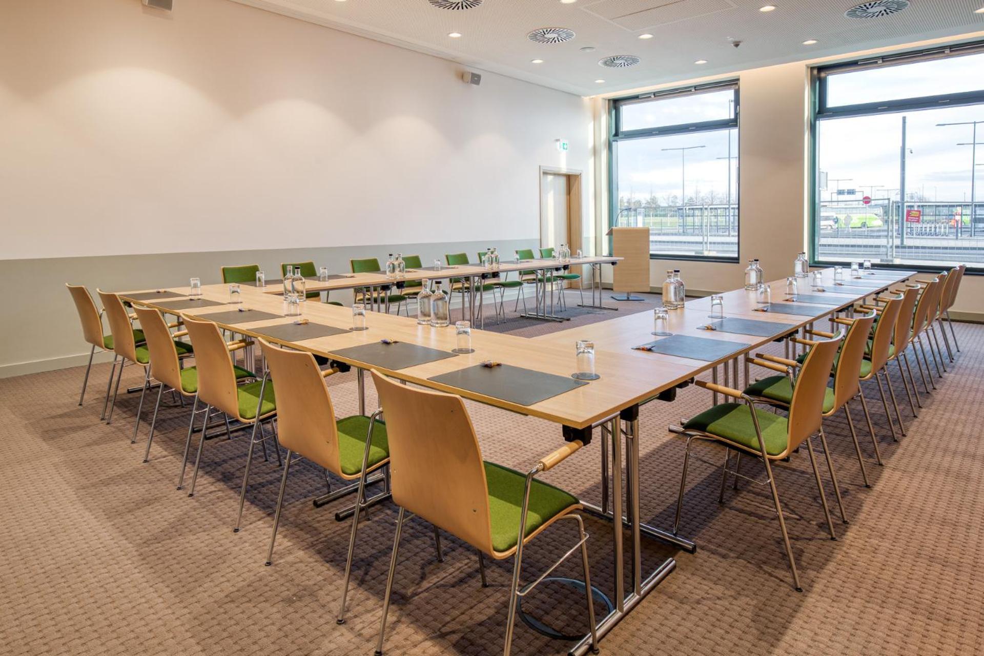 Intercityhotel Berlin Airport Ber Terminal 1 & 2 Schönefeld Εξωτερικό φωτογραφία Meeting room
