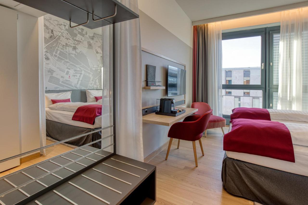 Intercityhotel Berlin Airport Ber Terminal 1 & 2 Schönefeld Εξωτερικό φωτογραφία Room at the hotel
